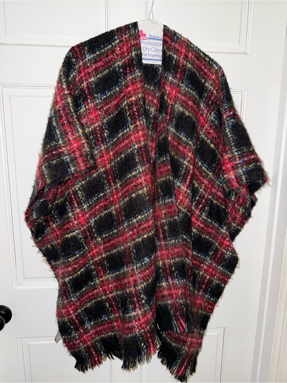 Cozy Plaid Fringe Open-Front Shawl Poncho - Red & Black